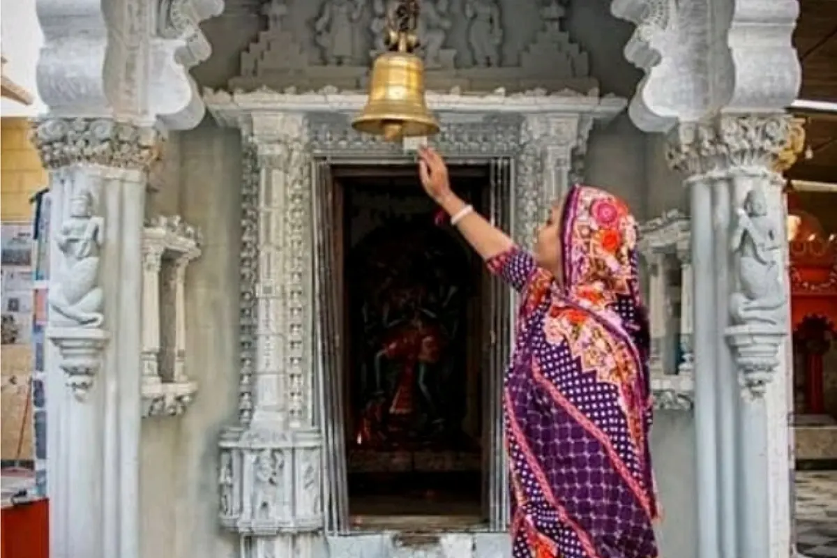 January 1st And Temple Darshanas: Avoid Extremist Positions, And Celebrate 'New Year' With The Gods
