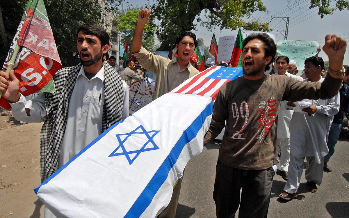 Hitler Pak Jinnah, Iqbal, Mufti And Hitler: Anti-Semitism In Pakistan Is As Old As ...
