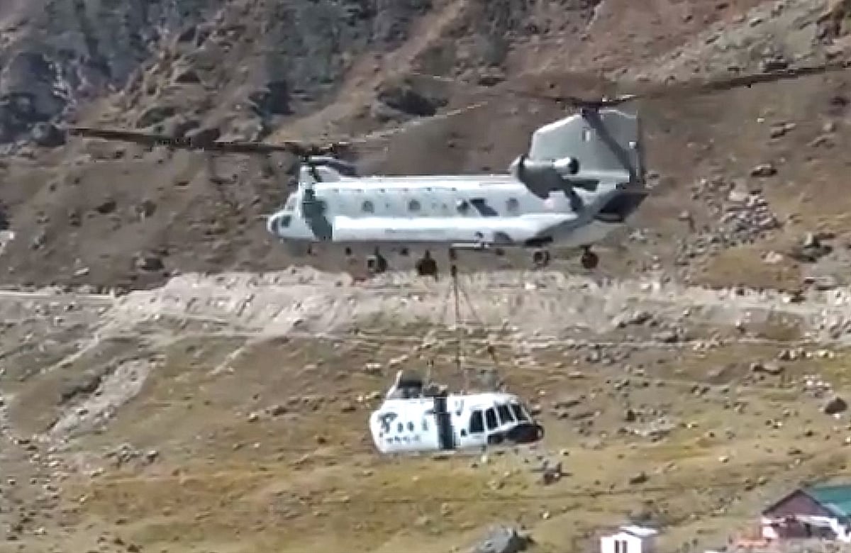 Watch IAF’s Chinook Helicopter Airlifts Crashed Mi17 From Kedarnath