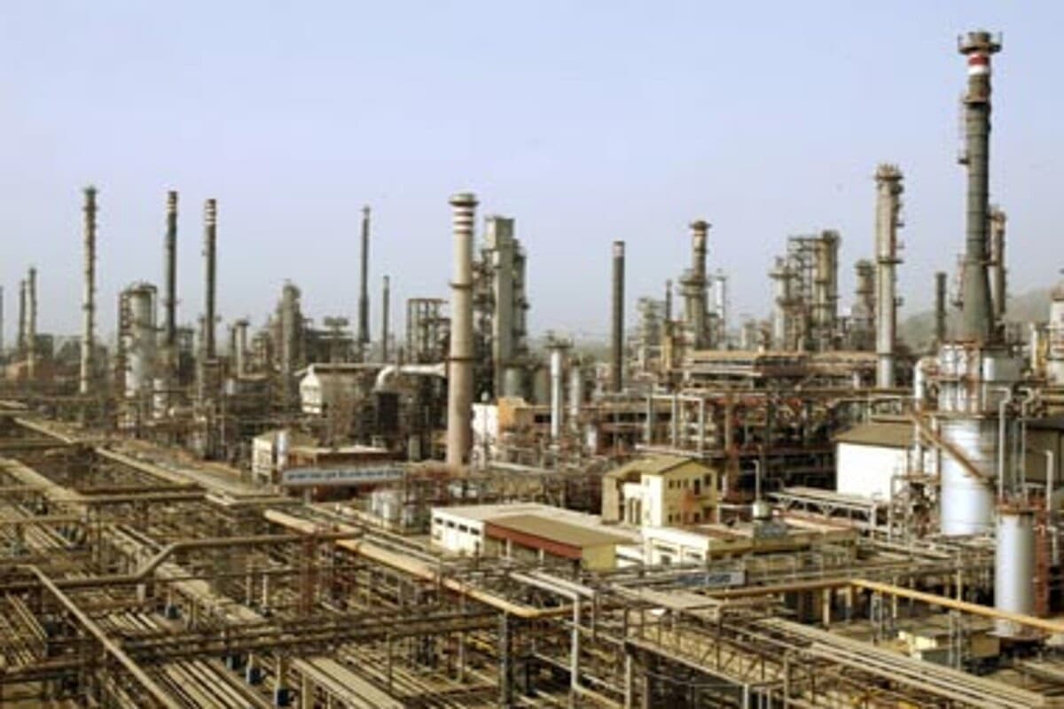 Sri Lanka Finalising Talks With India to Reacquire Oil Storage Tanks