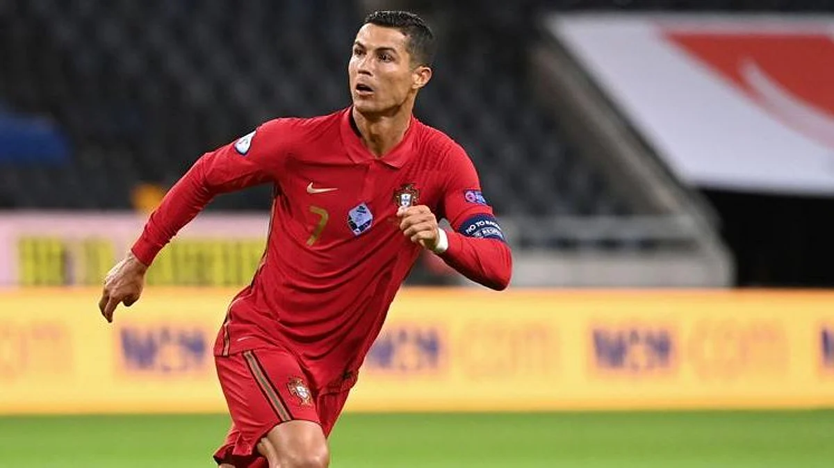 Cristiano Ronaldo tests positive for COVID-19
