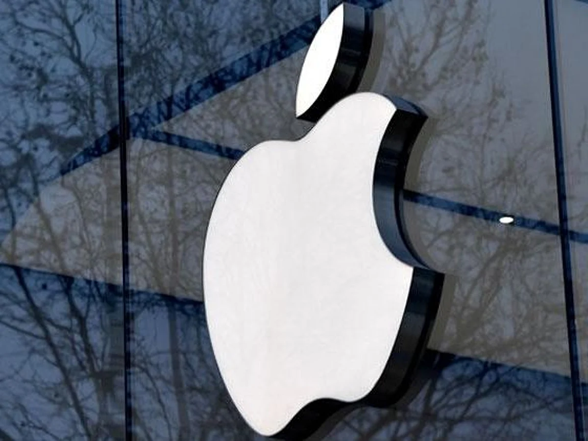 Apple planning to acquire streaming rights of upcoming James Bond film