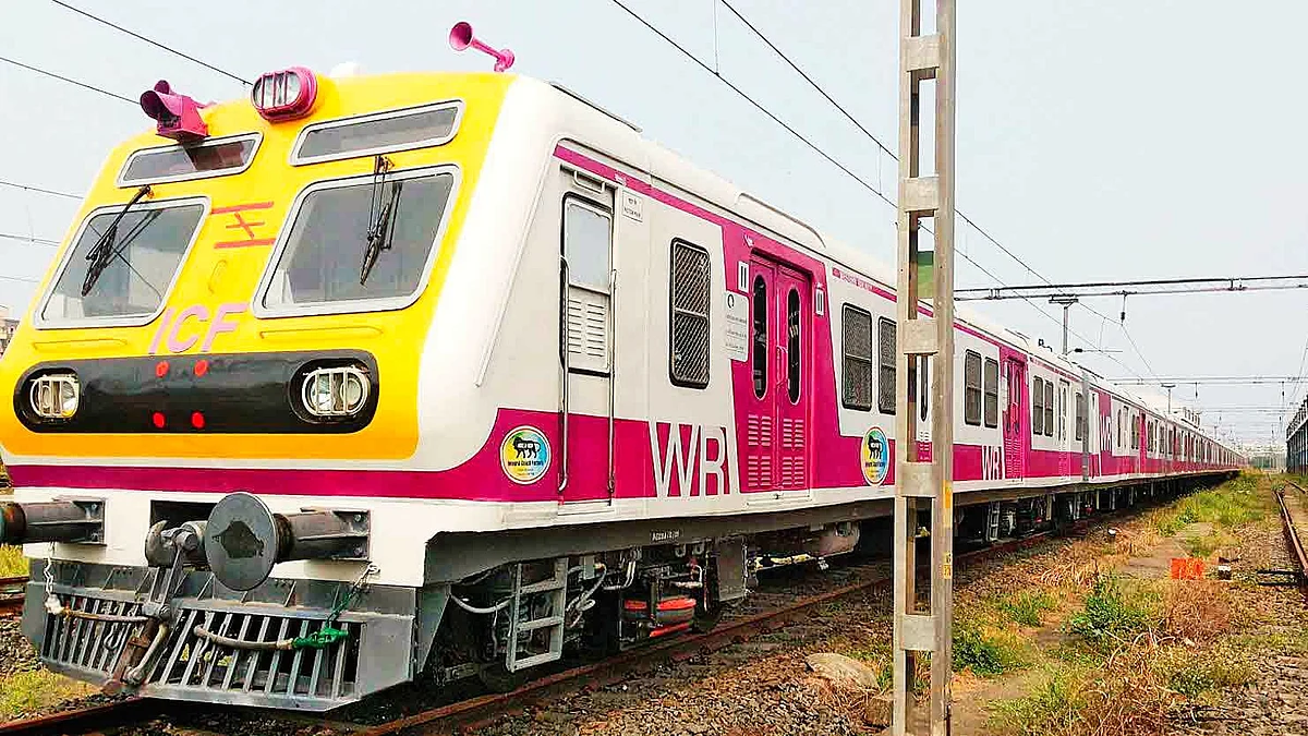 Mumbai: Suburban trains set to reopen for all commuters from November 1