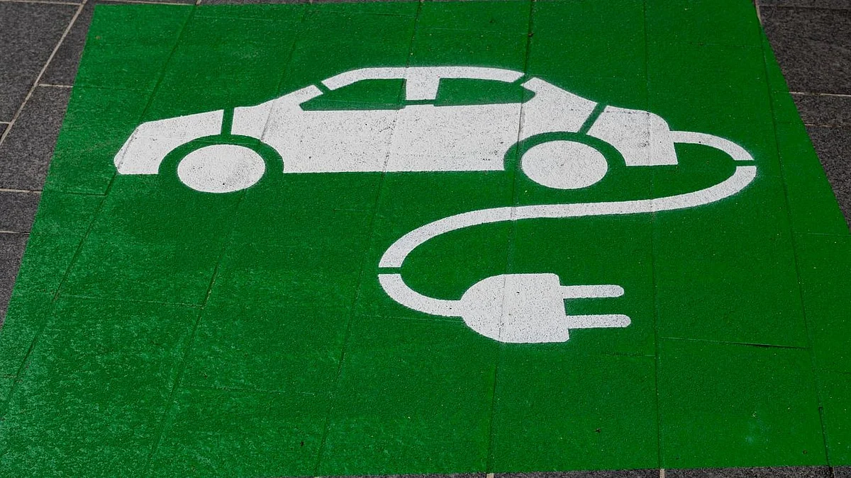 Pune: Read why charging electric vehicles in the city will now become easier