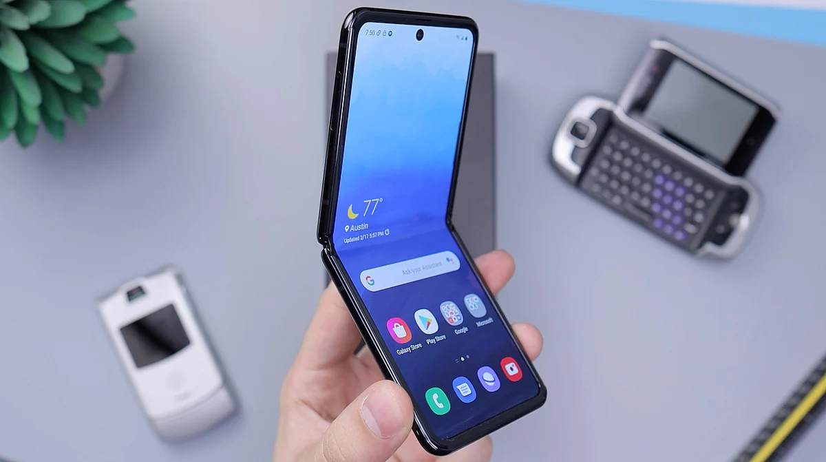 Tech Trend: Are foldable phones making a comeback?