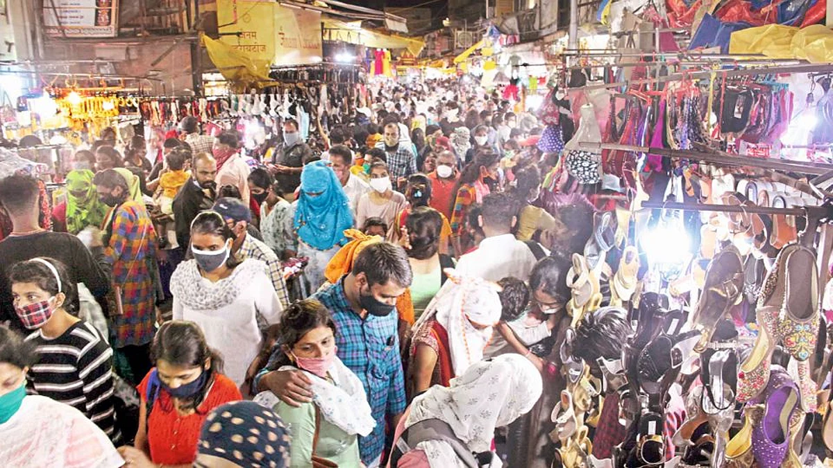Festive fervour: Customers back to Laxmi Road, Tulshibaug for Diwali shopping
