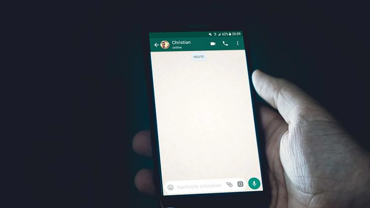 Beware! A new fraud is targeting WhatsApp users in Pune