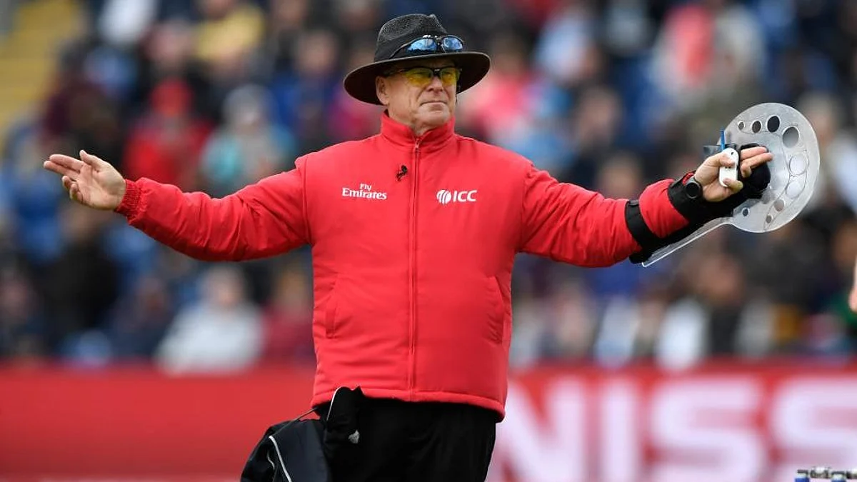 Umpire Bruce Oxenford announces retirement from international cricket