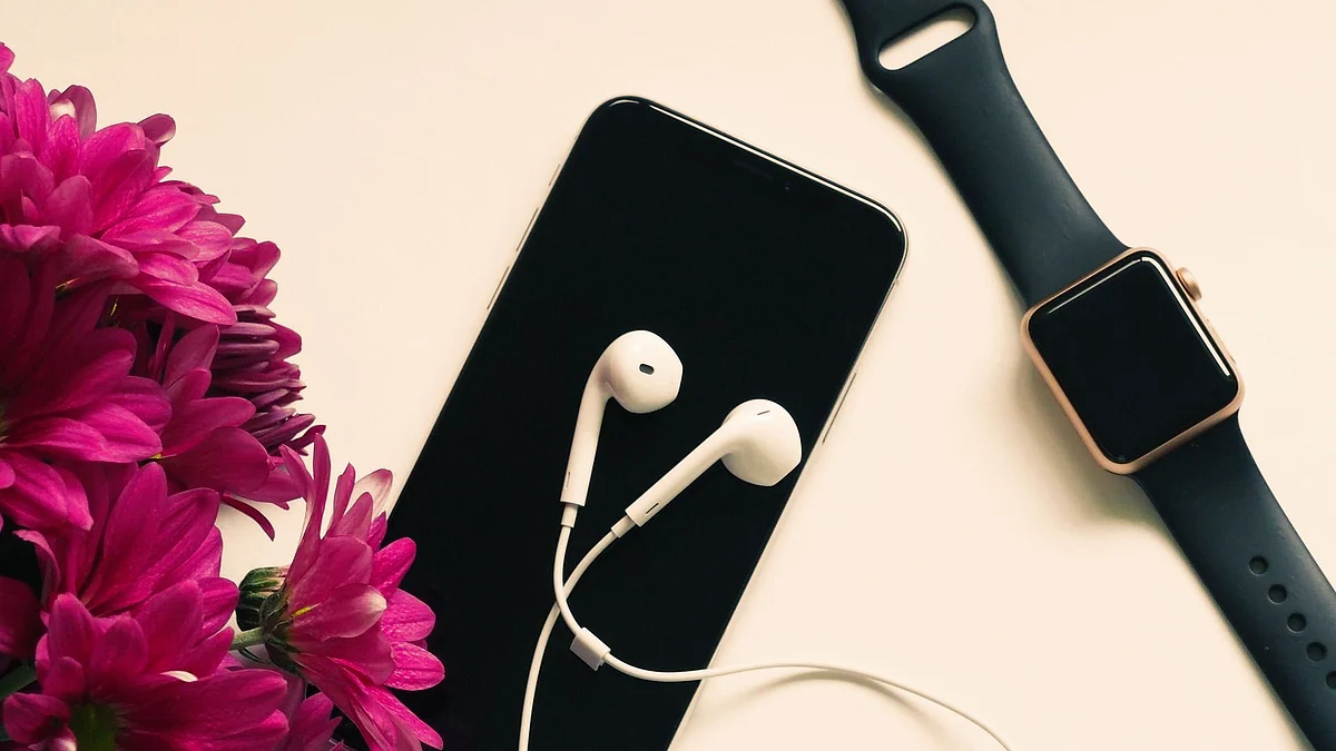 Apple Watch crosses 100 million users globally, reveals analyst