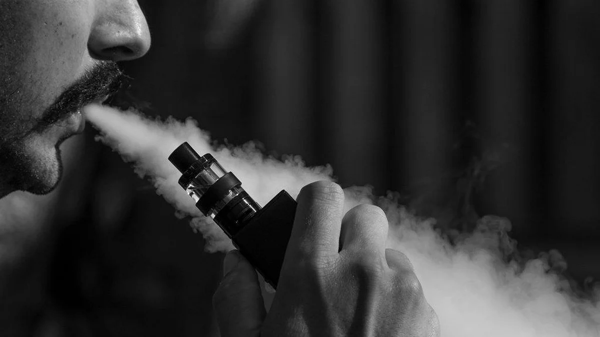 Pune: Ban on hookah goes up in smoke; youth now turn to vaping