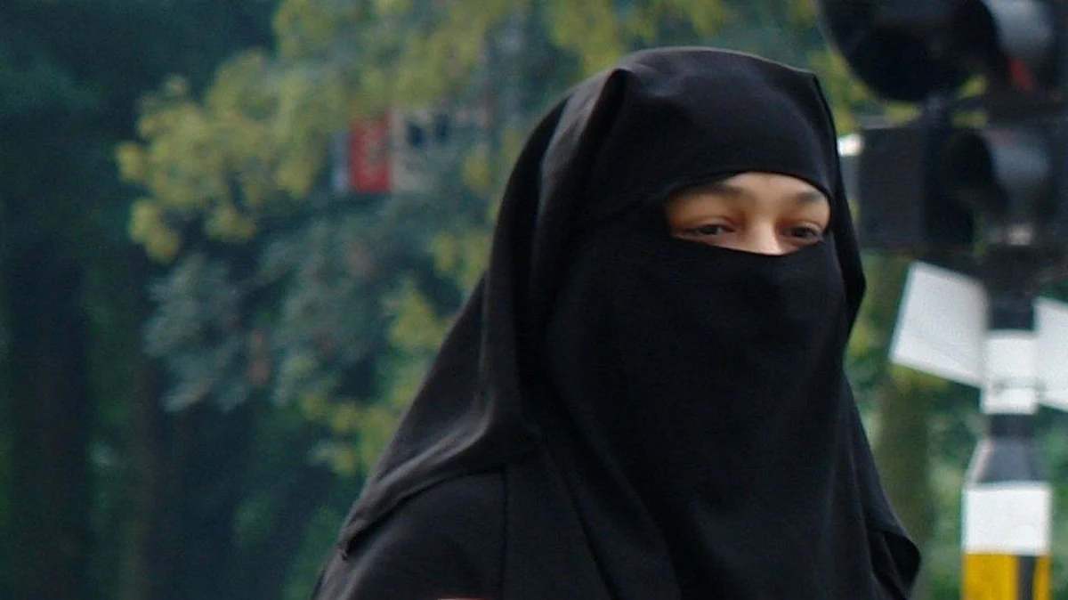 Burqa ban in Sri Lanka: Country bans face coverings along with 1,000 Islamic schools to shut