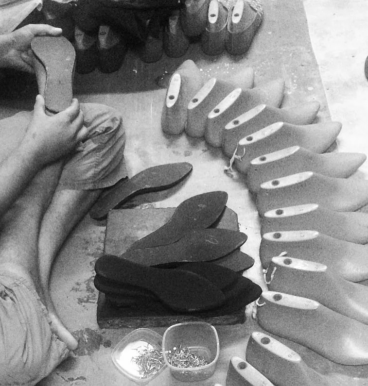 Cobblers at Paaduks at work.