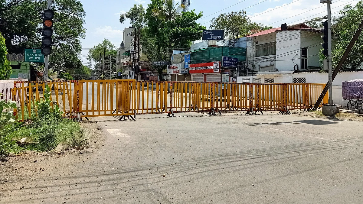 COVID-19 crisis: Maharashtra enters into semi lockdown; check new timings of malls, restaurants
