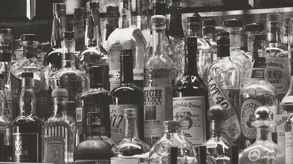 Pune allows home delivery of liquor amid closure of all shops