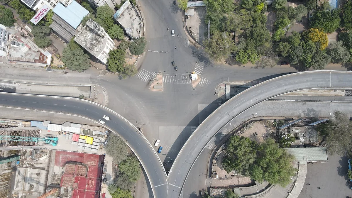 Pune weekend lockdown: Deserted streets, closed shops; police checkposts back in city