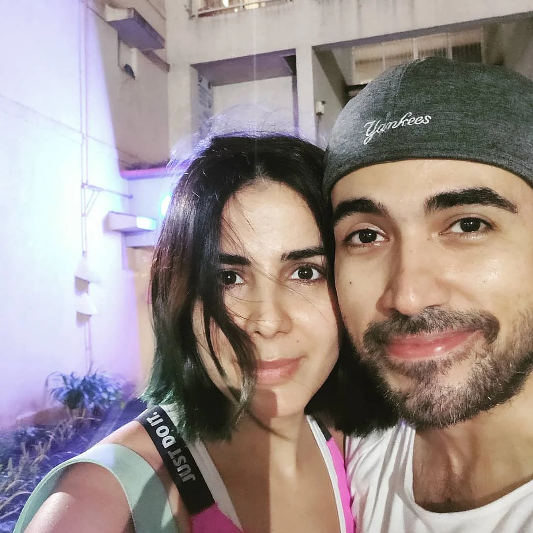 Sometime back Kirti Kulhari shared this picture with her husband Saahil Sehgal on Instagram, and wrote, 'Home sweet home...husband sweet husband...❤️ It's great to be back @saahilsehgal(sic)'
