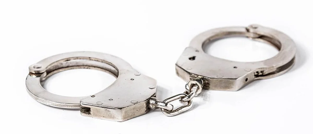 Pune: Police raid gambling den, man jumps of second floor of building to evade action, dies