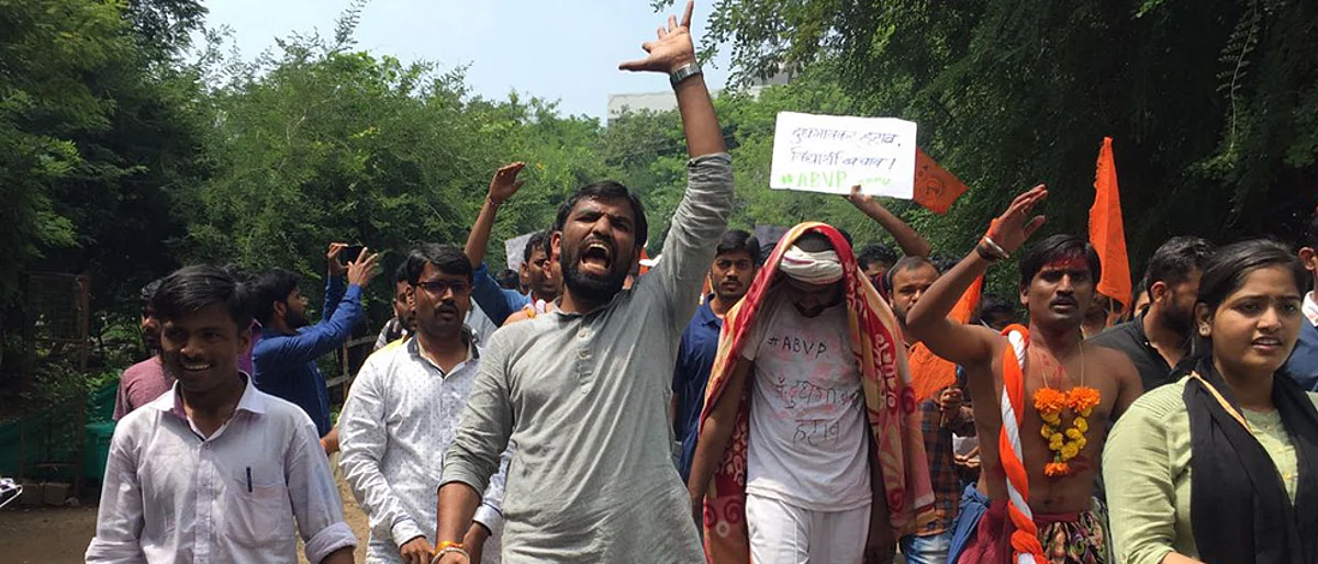 SFI and NSUI organise stir at SPPU campus