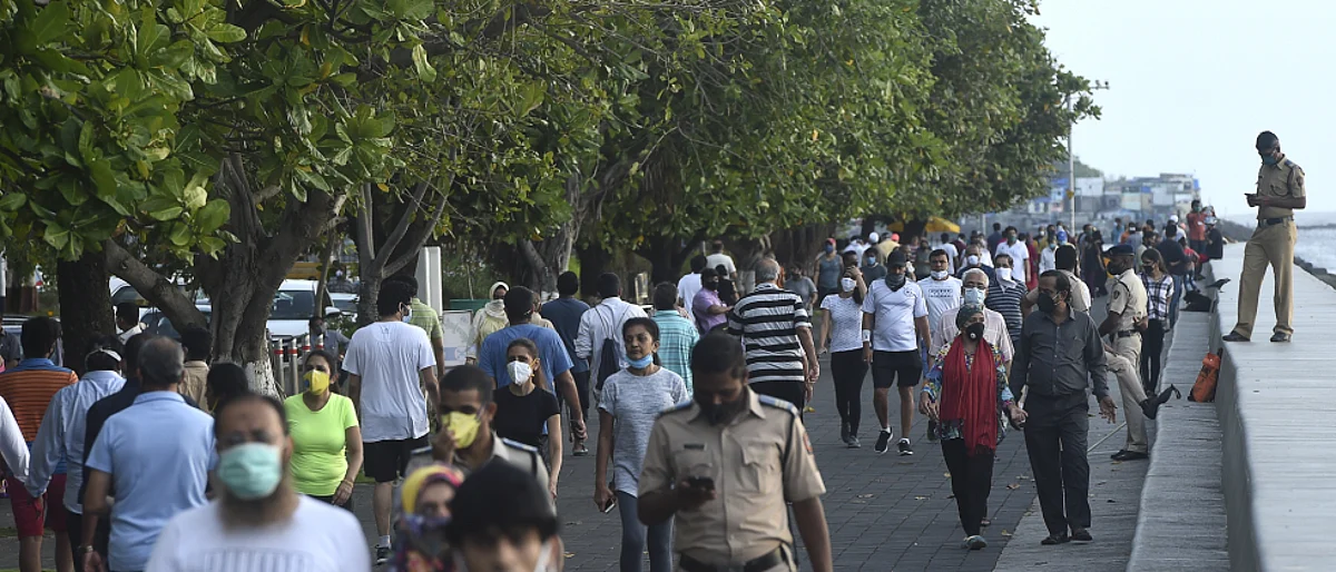 Mumbai Coronavirus: Hard to follow social distancing due to space constraints