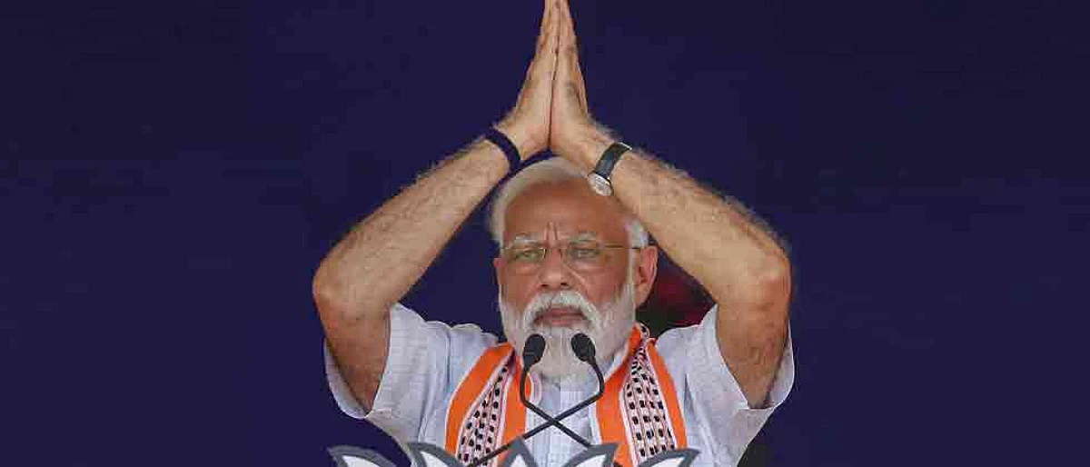 LokSabha 2019: Modi accuses Cong of election scam, looting money of poor
