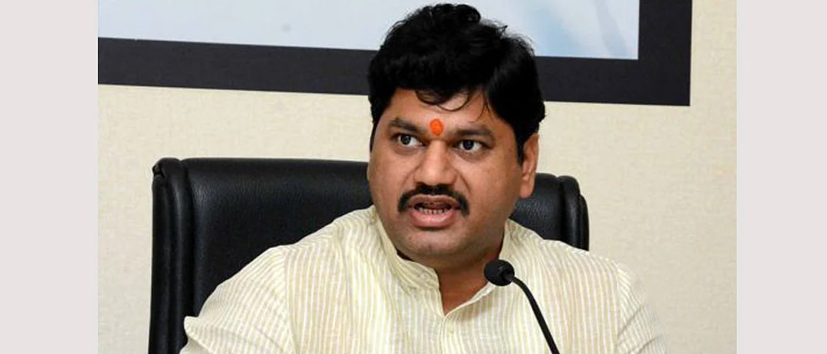 Dhananjay Munde criticises BJP, Sena