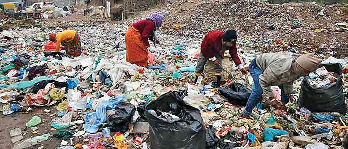 Employees of the plastic industry affected by ban