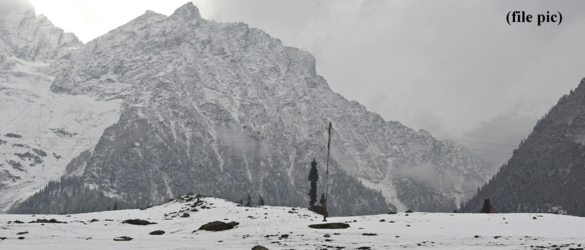 Srinagar experiences coldest Dec night in 3 decades, many water bodies in Valley freeze