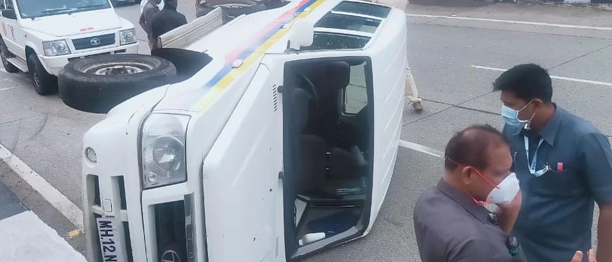Car in Sharad Pawar’s convoy meets with an accident on Mumbai-Pune expressway