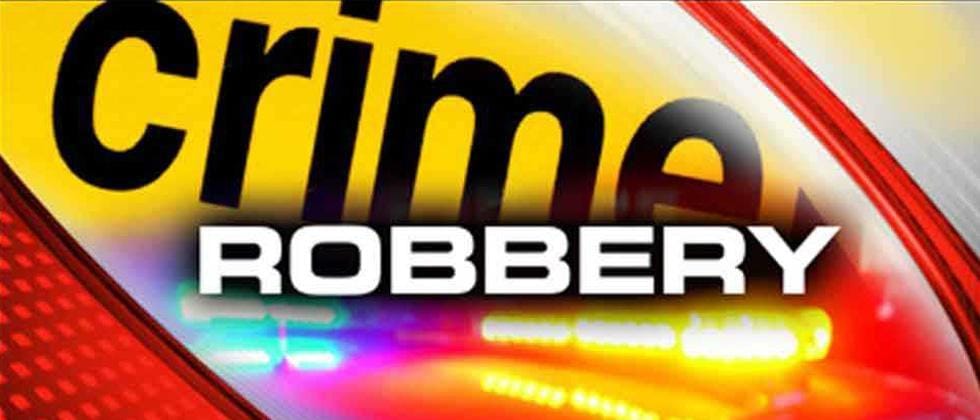 Rs 23 95 Lakh Looted From Petrol Pump Staff