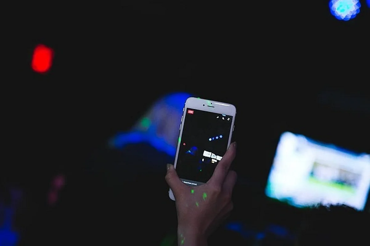 Why is Live Streaming Worth Going For? 4 Benefits You Should Know
