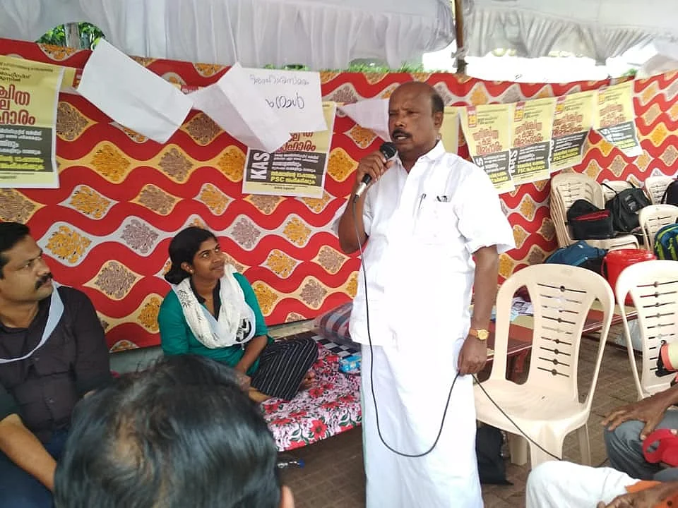 ‘പരീക്ഷകള് മാതൃഭാഷയിലാക്കുക’; പി.എസ്.സിക്ക് കാര്യങ്ങള് പിടികിട്ടാഞ്ഞിട്ടോ അതോ അങ്ങനെ നടിക്കുന്നതോ?