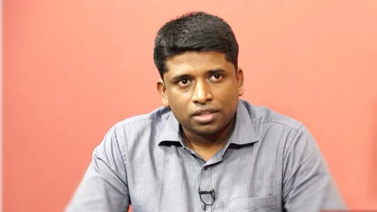 ജോലിയില് തിരികെ പ്രവേശിച്ചില്ല; കണ്ണന് ഗോപിനാഥിനെതിരെ കേസെടുത്ത് ഗുജറാത്ത് പൊലീസ്;നിശബ്ദനാക്കാനാകില്ലെന്ന് മറുപടി