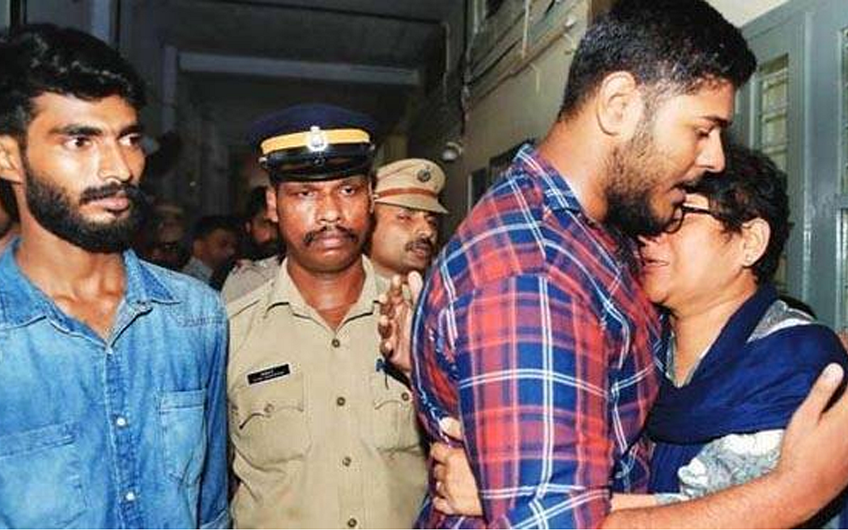 ‘യെച്ചൂരി നയിക്കുന്ന പാര്ട്ടിക്ക് ലജ്ജവിട്ട് ഇനിയെങ്ങനെ തലയുയര്ത്താനാവും?’