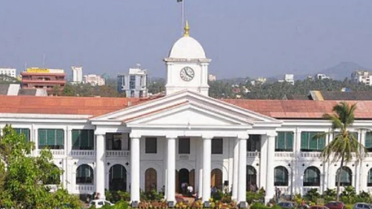 ‘ലീവ് റദ്ദാക്കണം,അല്ലെങ്കില് ജോലി ഉപേക്ഷിക്കണം’; അവധിയെടുത്ത് കെഎഎസിന് തയ്യാറെടുക്കുന്നവരെ അയോഗ്യരാക്കണമെന്ന് ശുപാര്ശ