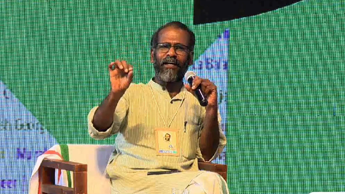 ‘ഗാന്ധിജി വാരിക്കളയാന് ശ്രമിച്ച ചവറാണ് ഇന്ന് ഇന്ത്യ ഭരിക്കുന്നത്’; ആ അഴുക്ക് മതഭ്രാന്താണെന്നും സുനില് പി ഇളയിടം