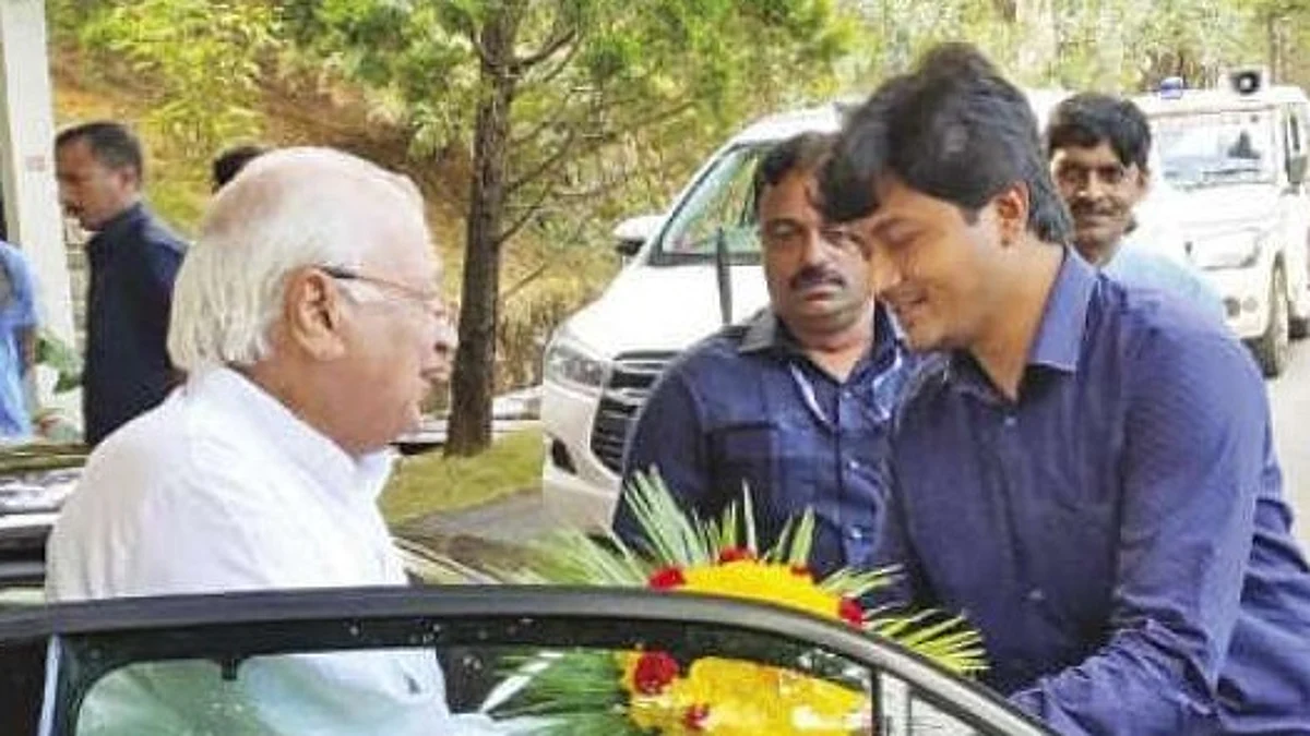 കൊവിഡ് 19 ജാഗ്രതയില് അടച്ച പൊന്മുടിയില് ഗവര്ണര് ആരിഫ് മുഹമ്മദ് ഖാന് ഉല്ലാസയാത്രയില്