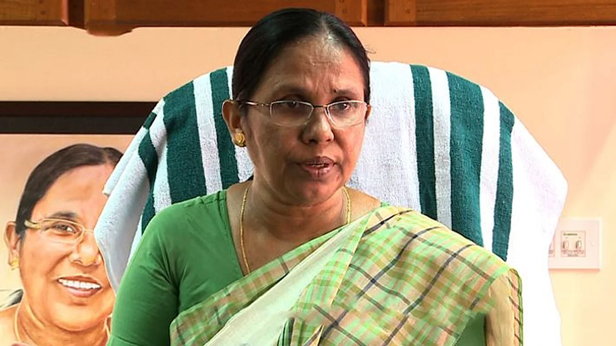 കൊവിഡ് 19 : സംസ്ഥാനത്ത് ആള്ക്കൂട്ടങ്ങള് ഒഴിവാക്കേണ്ടതില്ലെന്ന് ആരോഗ്യമന്ത്രി കെകെ ശൈലജ