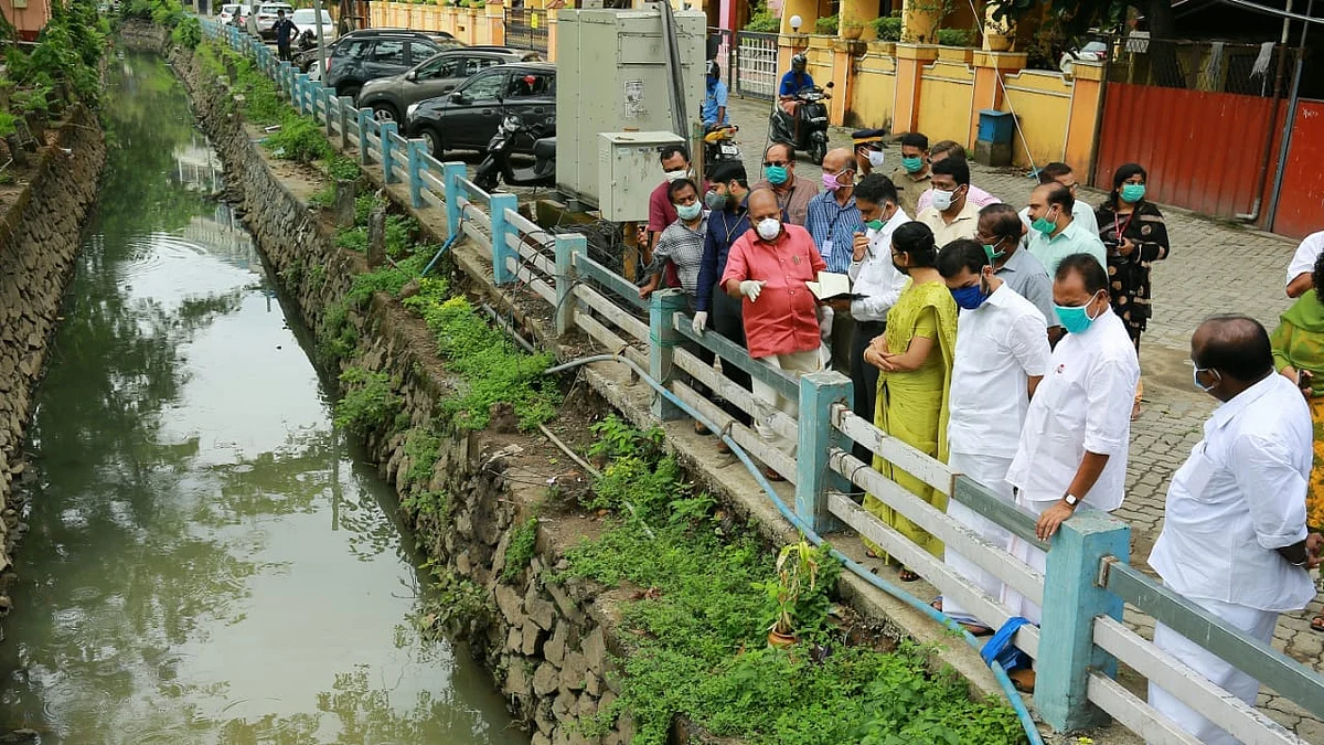 കൊവിഡിനൊപ്പം മഴയെ നേരിടാന് കൊച്ചി, തോടുകളെ ബന്ധിപ്പിച്ച് വെള്ളക്കെട്ട് പരിഹരിക്കാന് നീക്കം