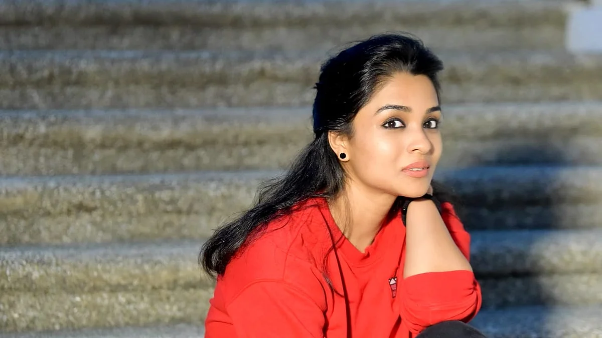 സൈബര് ലൈംഗിക അധിക്ഷേപത്തിന് ആര് ലോക്ക് ഡൗണ് പറയും, ഫേക്കുകളെ എങ്ങനെ പരസ്യപ്പെടുത്താന്: വിനീതാ കോശി