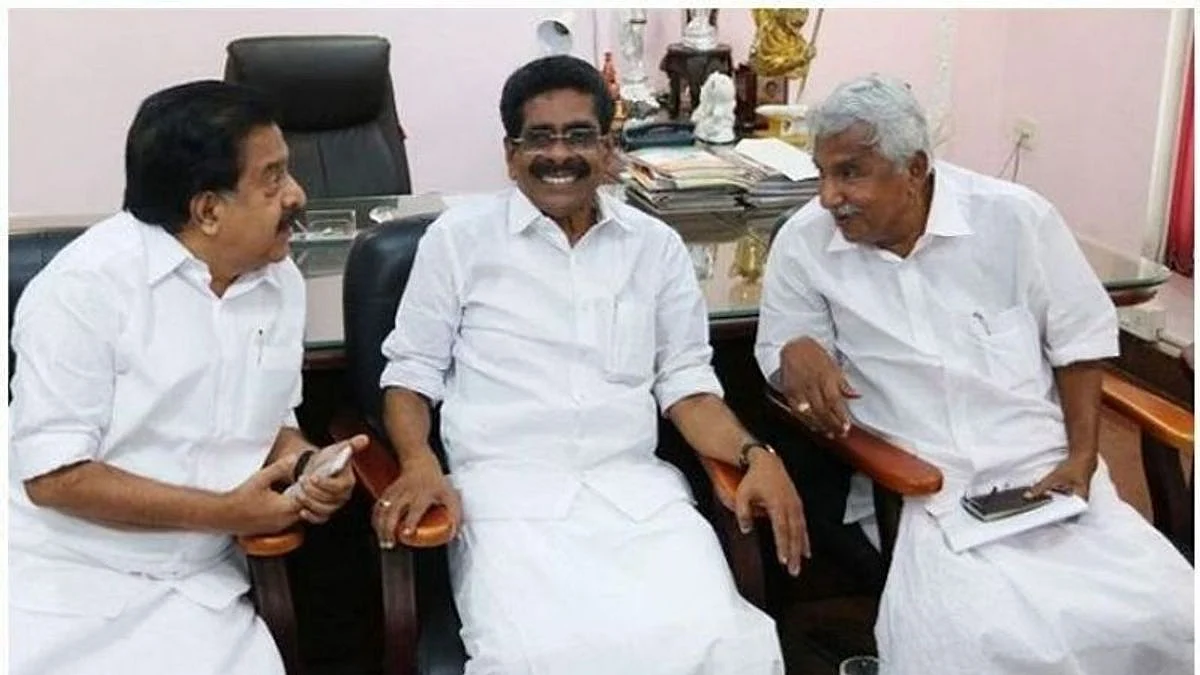 നിയമസഭയിലേക്ക് കോണ്ഗ്രസിനെ നയിക്കാന് മൂന്ന് നേതാക്കള്; എകെ ആന്റണിയുടെ ഫോര്മുല ഇങ്ങനെ