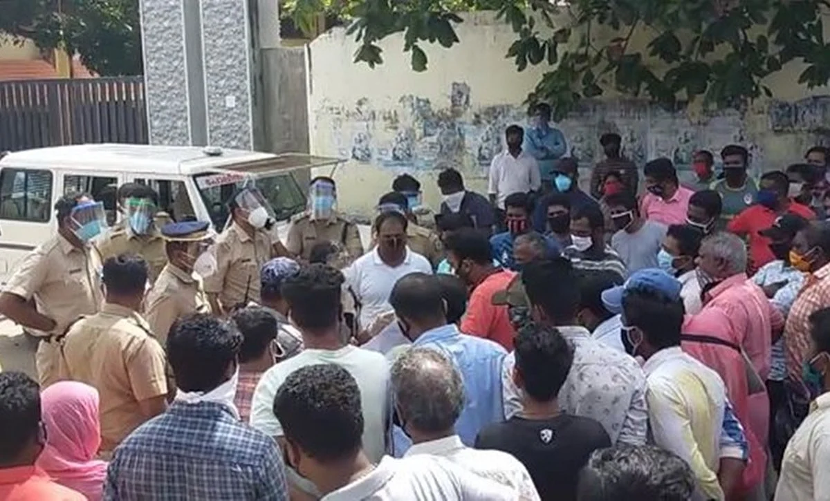 ലോകത്തൊരിടത്തും ആരോഗ്യപ്രവര്ത്തകര്ക്കെതിരെ ഇത്ര ഹീനമായ പെരുമാറ്റം ഉണ്ടായിട്ടില്ല, പൂന്തുറ സംഭവത്തില് ആരോഗ്യമന്ത്രി