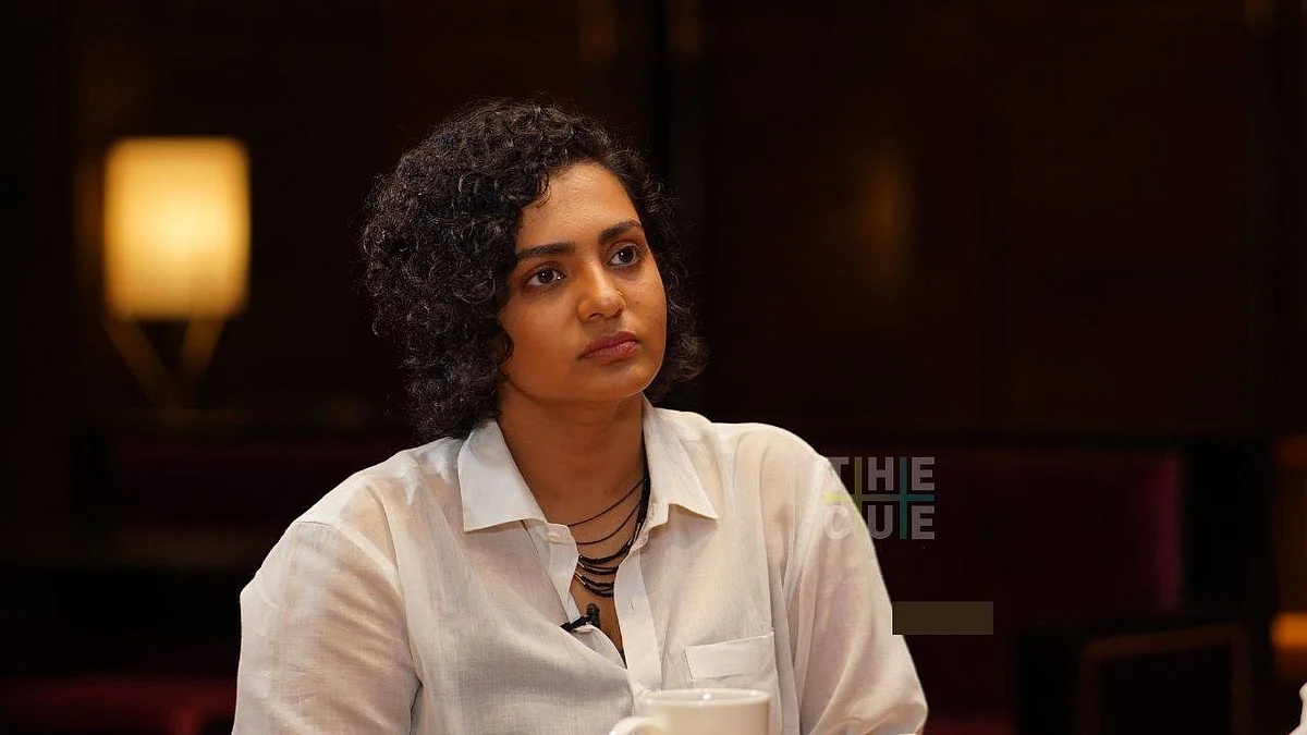 'ഷെയിം മാതൃഭൂമി', മത്സരിക്കുന്നുവെന്നത് തെറ്റായ വാര്ത്തയെന്ന് പാര്വതി തിരുവോത്ത്