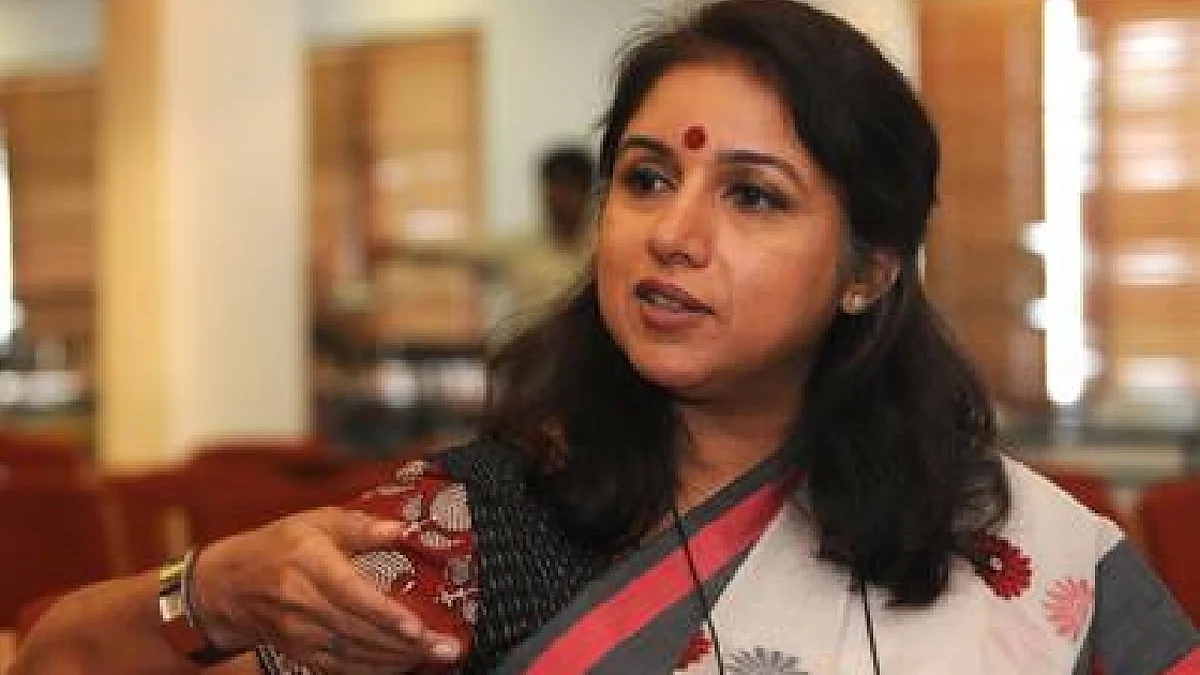 'സിദ്ദിഖ് കൂറുമാറിയത് മനസിലാക്കാം, പക്ഷെ ഭാമ, സ്വന്തം സഹപ്രവര്ത്തകരെ പോലും വിശ്വസിക്കാന് കഴിയാത്തതില് സങ്കടം'; രേവതി