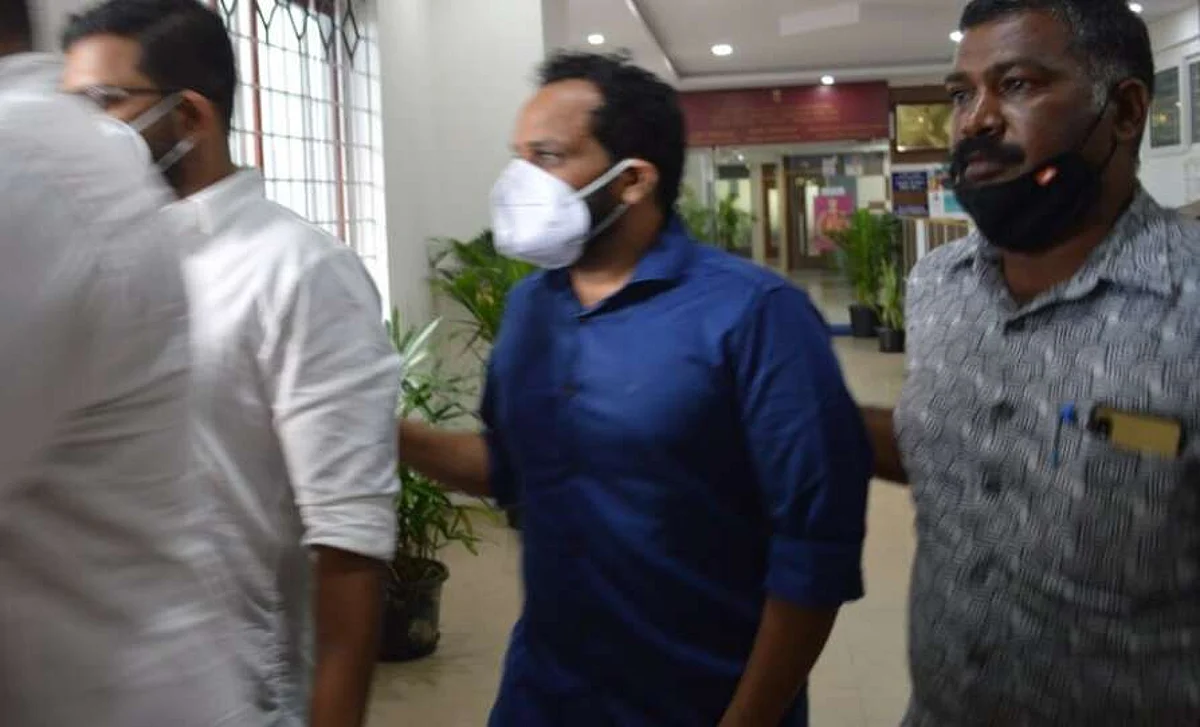 ബംഗളൂരു മയക്കുമരുന്ന് കേസ് : ബിനീഷ് കോടിയേരി അറസ്റ്റില്