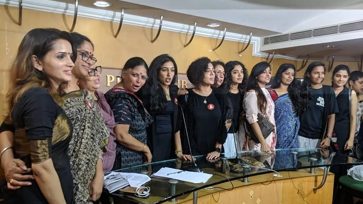 'അവര് സൈബര്സ്പേസിനെ അക്രമാസക്തവും വൃത്തിഹീനവുമായ ഒരിടമായി രൂപപ്പെടുത്തുന്നു', കാമ്പയിനുമായി wcc