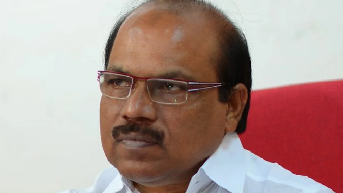 പാലാരിവട്ടം അഴിമതിയില് ഇബ്രാഹിംകുഞ്ഞ് അറസ്റ്റില്, ആശുപത്രി മുറിയിലെത്തി വിജിലന്സ് നീക്കം
