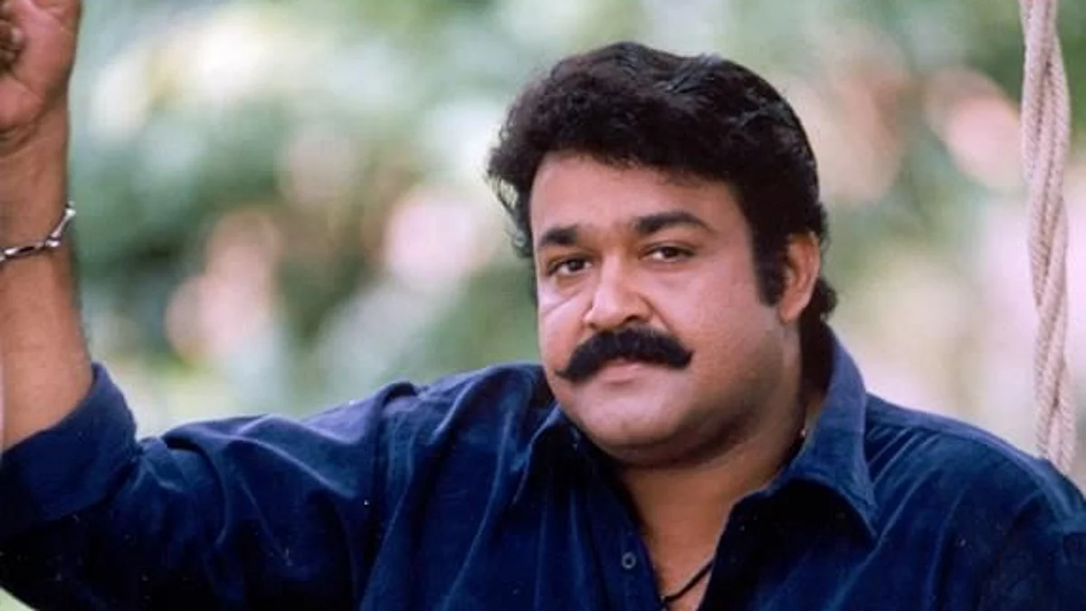 മോഹന്ലാലിന്റെ ഇന്ട്രൊ ഹെലികോപ്ടറില്, ആദ്യമാലോചിച്ചത് 'വിക്രമാദിത്യന്';നടക്കാതെ പോയ മെഗാപ്രൊജക്ടിനെക്കുറിച്ച് ടി.എസ്.സുരേഷ് ബാബു