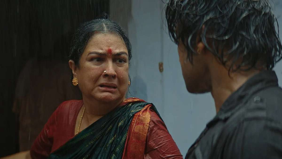മലയാള സിനിമയിലെ ഏറ്റവും മികച്ച നടിയാര് ?