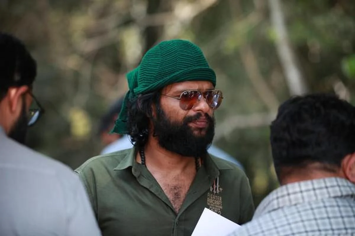 ഷാനവാസ് നരണിപ്പുഴയെ ആംബുലന്സില് കൊച്ചിയിലേക്ക് കൊണ്ടുവരുന്നു, ഗതാഗത ക്രമീകരണത്തിന് സഹകരണം ആവശ്യപ്പെട്ട് സുഹൃത്തുക്കള്