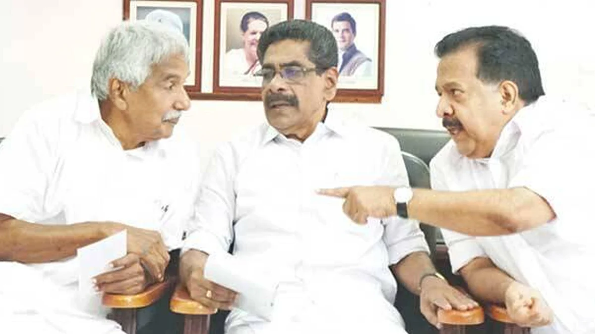 സോളാര് പീഡനക്കേസില് സര്ക്കാരിന് ദുഷ്ടലാക്കെന്ന് മുല്ലപ്പള്ളി; കോടതിയെ സമീപിക്കില്ലെന്ന് ഉമ്മന്ചാണ്ടി